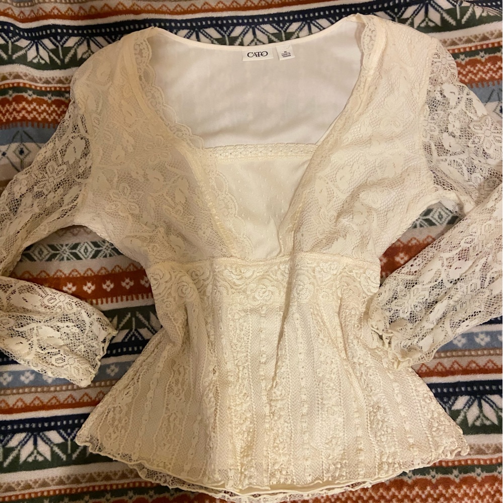 White Lacey top 💘